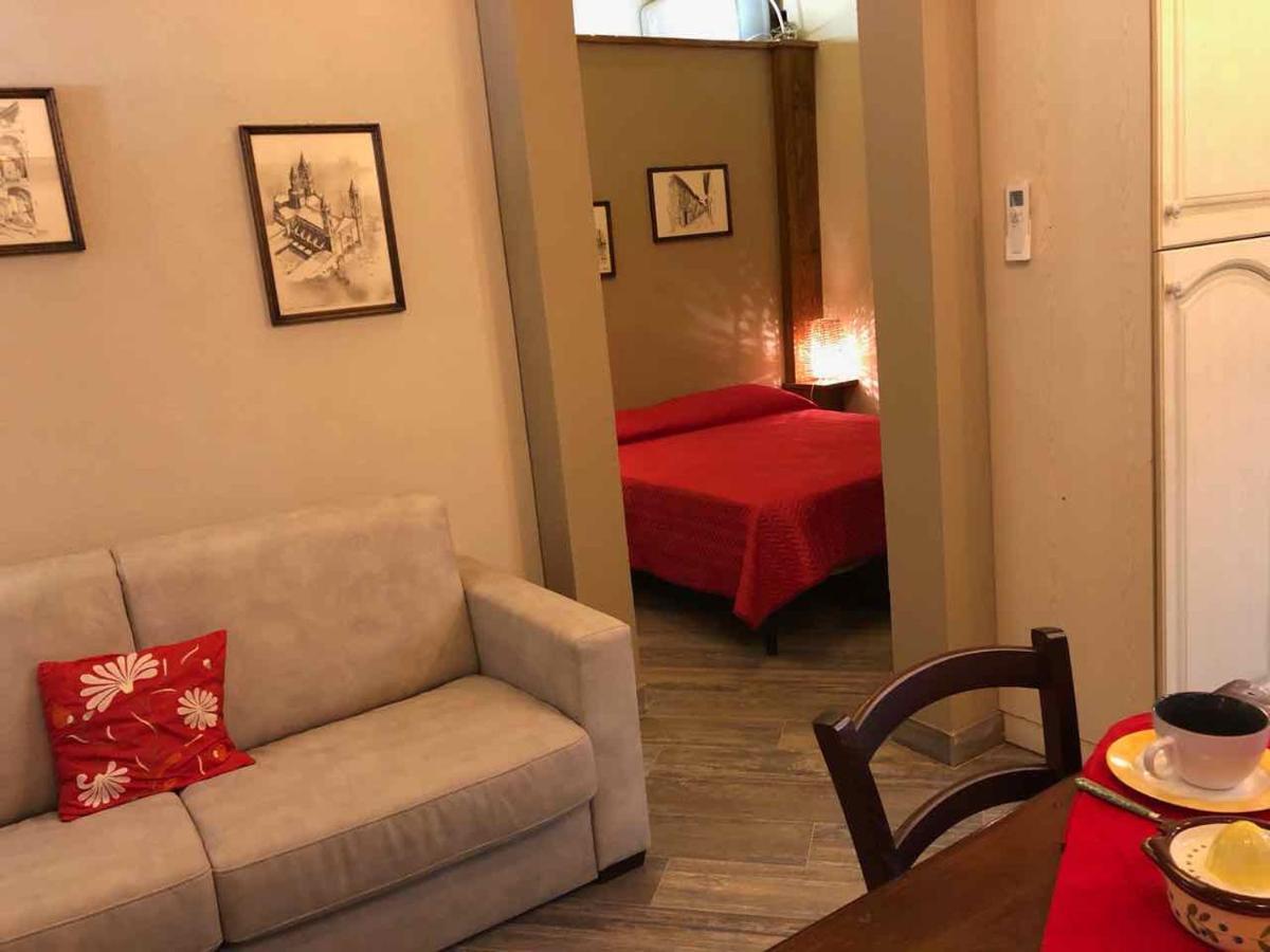 Lovely Apartments Barra Di Ferro Centro Storico קונאו מראה חיצוני תמונה