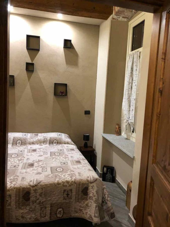 Lovely Apartments Barra Di Ferro Centro Storico קונאו מראה חיצוני תמונה