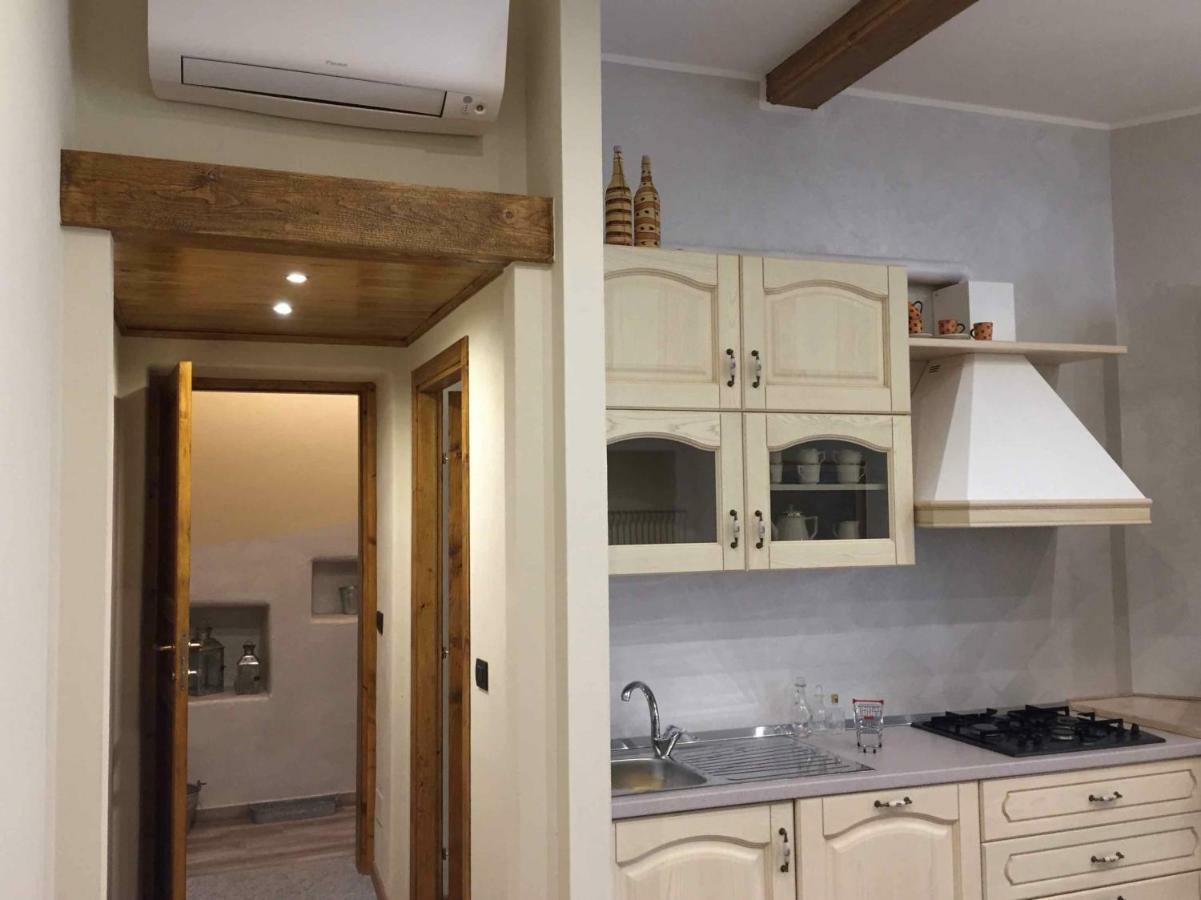 Lovely Apartments Barra Di Ferro Centro Storico קונאו מראה חיצוני תמונה
